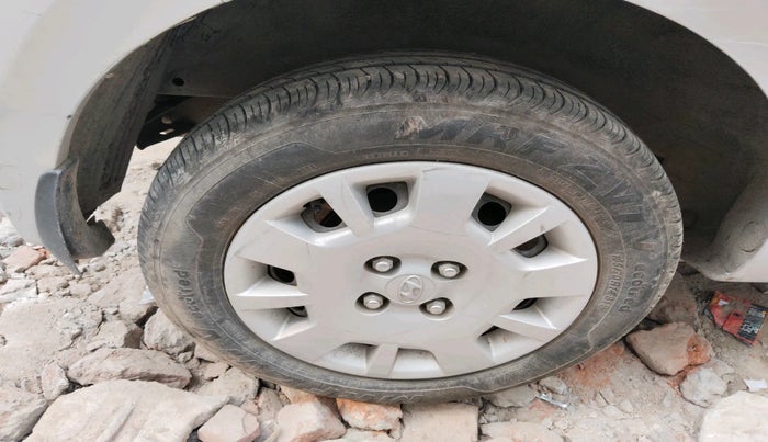 2013 Hyundai i20 MAGNA 1.2, Petrol, Manual, 51,584 km, tyre