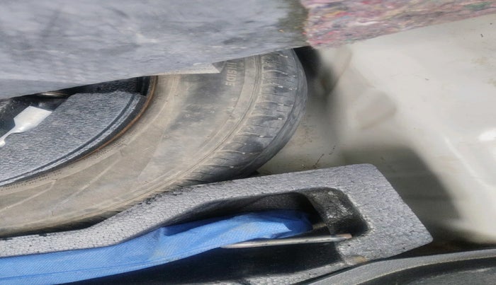 2015 Maruti Ciaz VDI+ SHVS, Diesel, Manual, 1,41,839 km, tyre