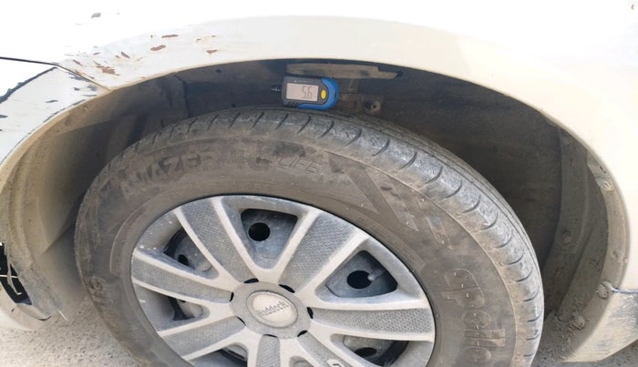 2013 Maruti Swift VXI, Petrol, Manual, 76,563 km, tyre