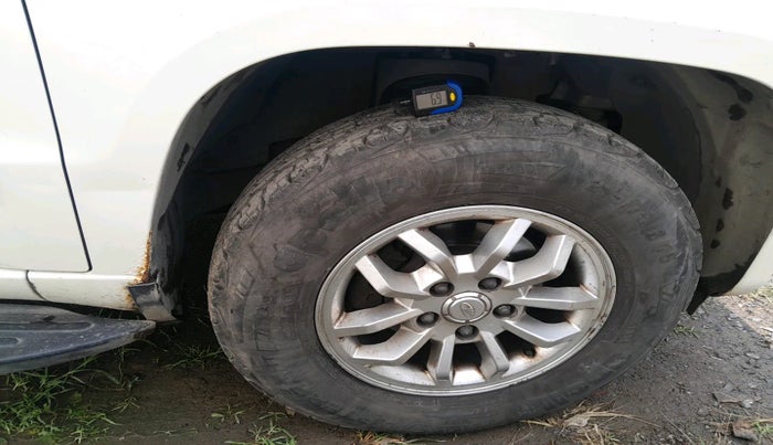 2015 Mahindra TUV300 T8, Diesel, Manual, 88,275 km, tyre