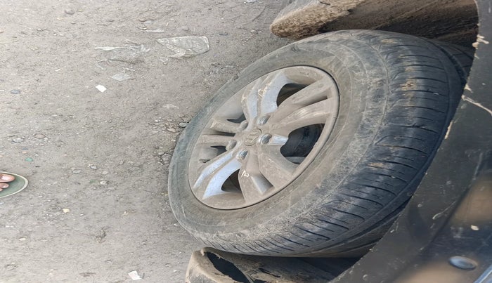 2016 Maruti Vitara Brezza ZDI PLUS, Diesel, Manual, 1,03,145 km, tyre