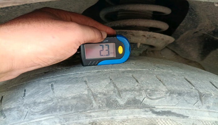 2020 Mahindra XUV300 W6 1.5 Diesel, Diesel, Manual, 43,367 km, tyre