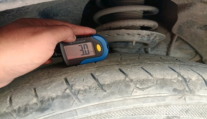 2020 Mahindra XUV300 W6 1.5 Diesel, Diesel, Manual, 43,367 km, tyre