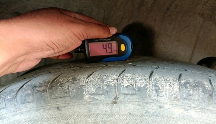 2020 Mahindra XUV300 W6 1.5 Diesel, Diesel, Manual, 43,367 km, tyre