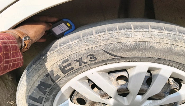 2019 Maruti Dzire VDI, Diesel, Manual, 1,17,516 km, tyre