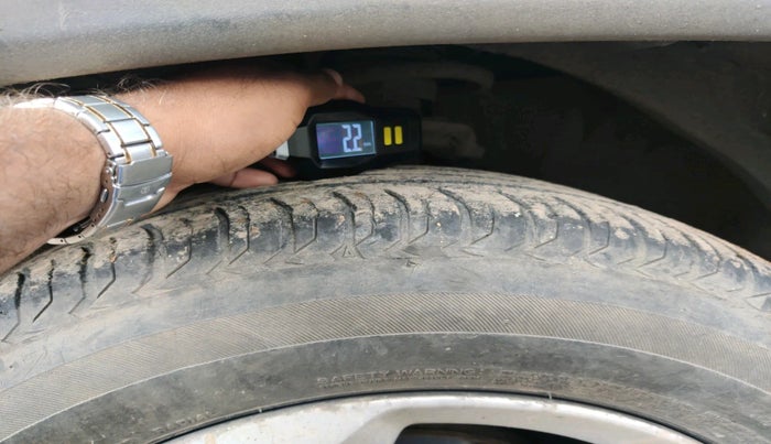 2017 Jeep Compass LONGITUDE (O) 2.0 DIESEL, Diesel, Manual, 1,25,798 km, tyre