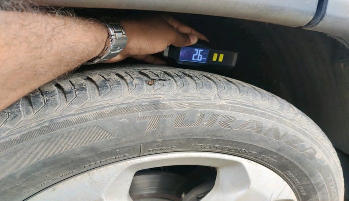 2017 Jeep Compass LONGITUDE (O) 2.0 DIESEL, Diesel, Manual, 1,25,798 km, tyre