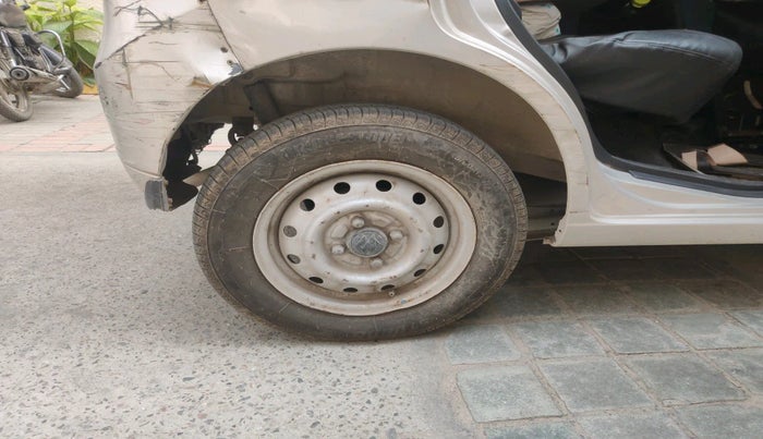 2018 Maruti Wagon R 1.0 LXI CNG, Petrol, Manual, 1,07,210 km, tyre