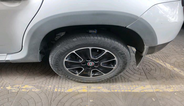 2017 Renault Duster 85 PS RXS MT DIESEL, Diesel, Manual, 45,990 km, tyre