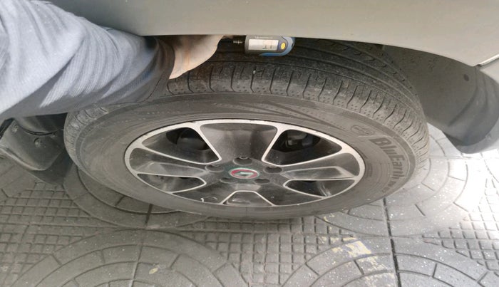 2017 Renault Duster 85 PS RXS MT DIESEL, Diesel, Manual, 45,990 km, tyre