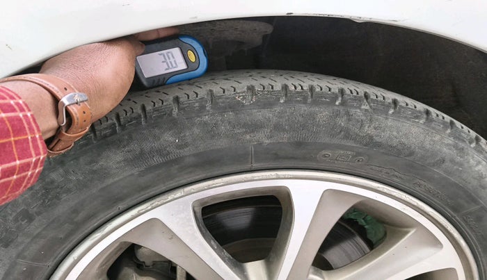 2014 Hyundai Grand i10 SPORTZ 1.1 CRDI, Diesel, Manual, 61,030 km, tyre