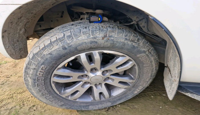 2016 Ford Endeavour TITANIUM 2.2 4X2 AT, Diesel, Automatic, 1,82,473 km, tyre