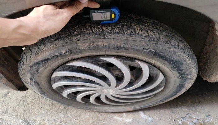 2011 Maruti Wagon R 1.0 LXI CNG, Petrol, Manual, 84,781 km, tyre