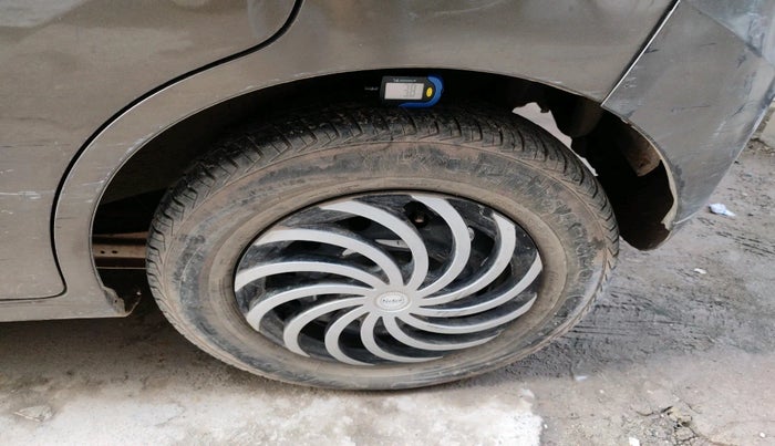 2011 Maruti Wagon R 1.0 LXI CNG, Petrol, Manual, 84,781 km, tyre