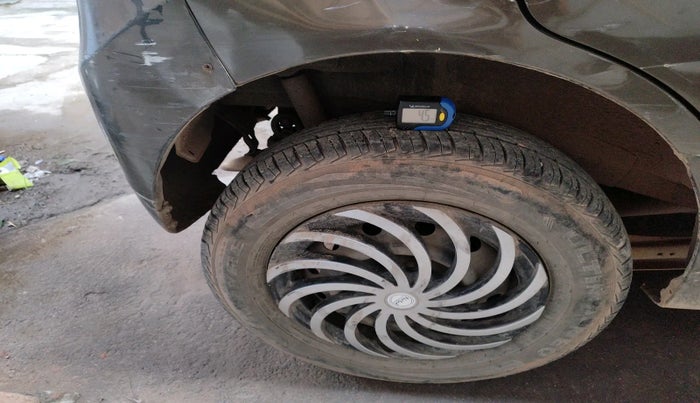 2011 Maruti Wagon R 1.0 LXI CNG, Petrol, Manual, 84,781 km, tyre