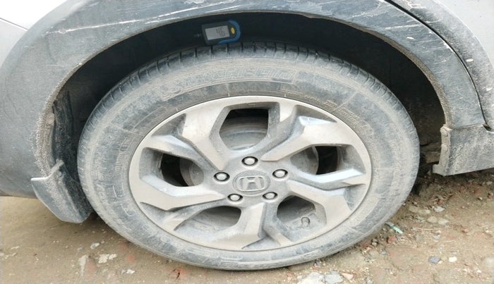 2016 Honda BR-V 1.5L I- DTEC VX, Diesel, Manual, 1,00,503 km, tyre