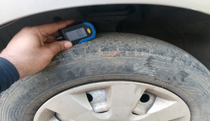 2015 Maruti Wagon R 1.0 LXI CNG, Petrol, Manual, 91,022 km, tyre