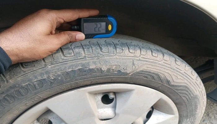 2015 Maruti Wagon R 1.0 LXI CNG, Petrol, Manual, 91,022 km, tyre