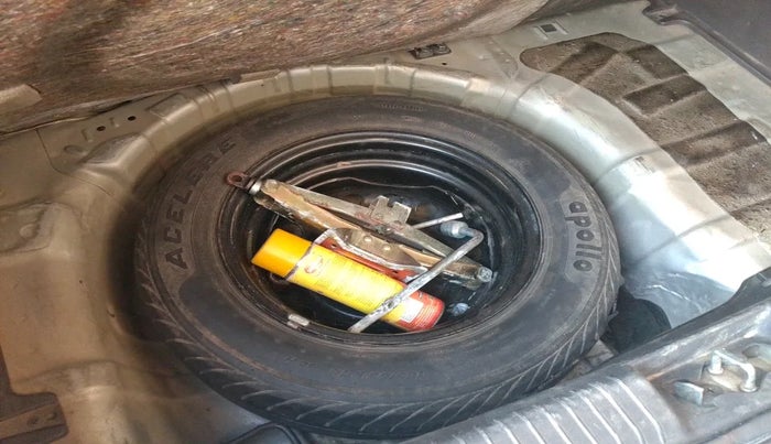 2011 Hyundai i20 SPORTZ 1.2, Petrol, Manual, 1,25,724 km, tyre