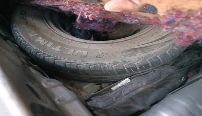 2016 Renault Kwid RXT 0.8, Petrol, Manual, 48,603 km, tyre