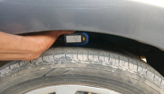 2015 Hyundai Grand i10 SPORTZ 1.2 KAPPA VTVT, Petrol, Manual, 1,14,445 km, tyre