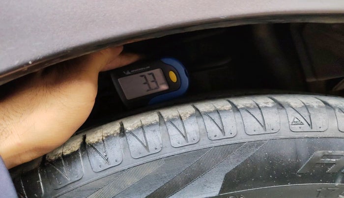 2017 Tata Tiago XT PETROL, Petrol, Manual, 1,17,612 km, tyre