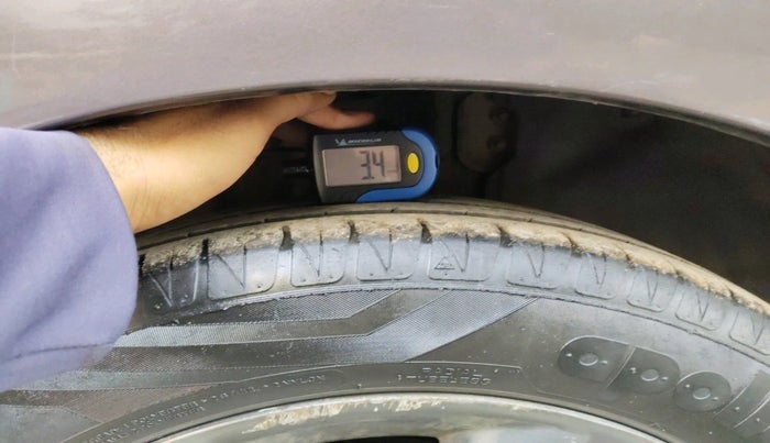 2017 Tata Tiago XT PETROL, Petrol, Manual, 1,17,612 km, tyre