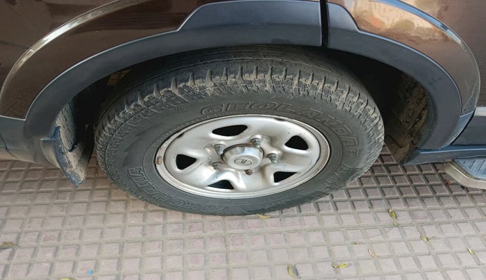 2018 Tata Hexa XM 4X2 7 STR, Diesel, Manual, 1,82,598 km, tyre