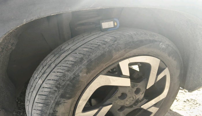 2023 Nissan MAGNITE XV MT, Petrol, Manual, 26,001 km, tyre