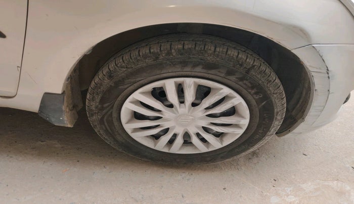 2012 Maruti Swift VXI, Petrol, Manual, 39,815 km, tyre