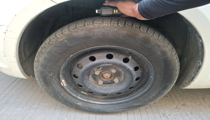 2015 Maruti Swift VXI, Petrol, Manual, 9,467 km, tyre