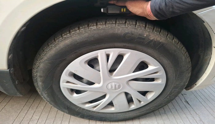 2015 Maruti Swift VXI, Petrol, Manual, 9,467 km, tyre