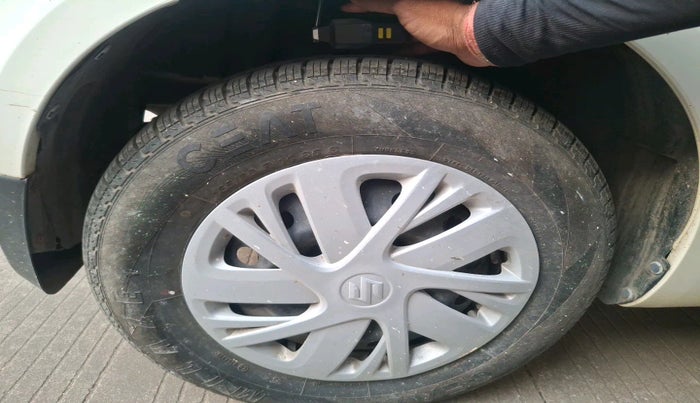 2015 Maruti Swift VXI, Petrol, Manual, 9,467 km, tyre