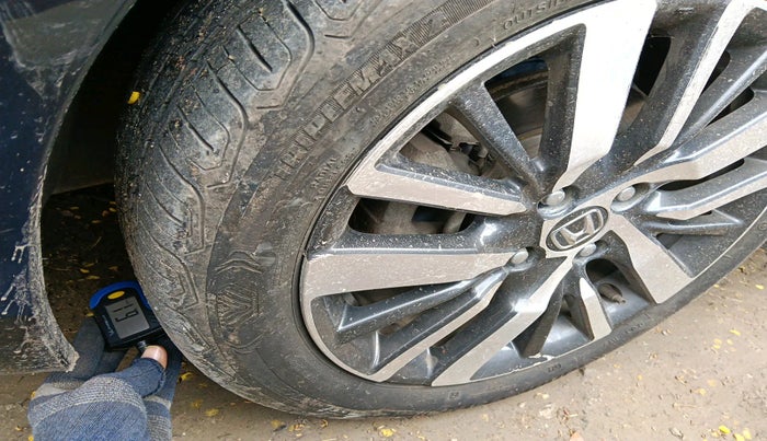 2022 Honda City 1.5L I-VTEC ZX CVT, Petrol, Automatic, 19,582 km, tyre