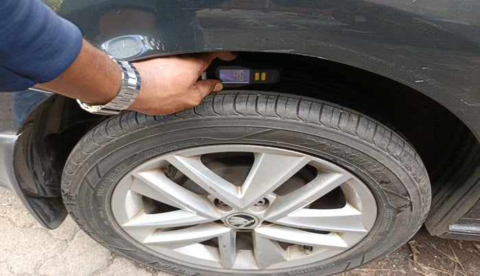 2017 Skoda Rapid STYLE 1.6 MPI AT, Petrol, Automatic, 38,369 km, tyre