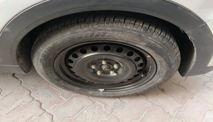 2017 Hyundai Creta SX PLUS AT 1.6 PETROL, Petrol, Automatic, 96,308 km, tyre