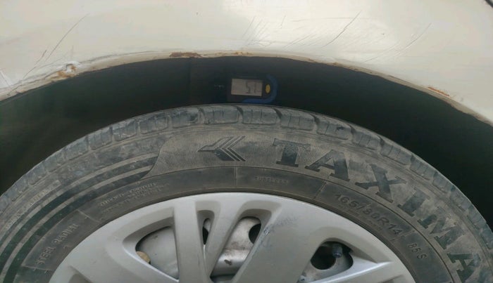 2011 Maruti Swift LXI 1.3, Petrol, Manual, 1,49,092 km, tyre