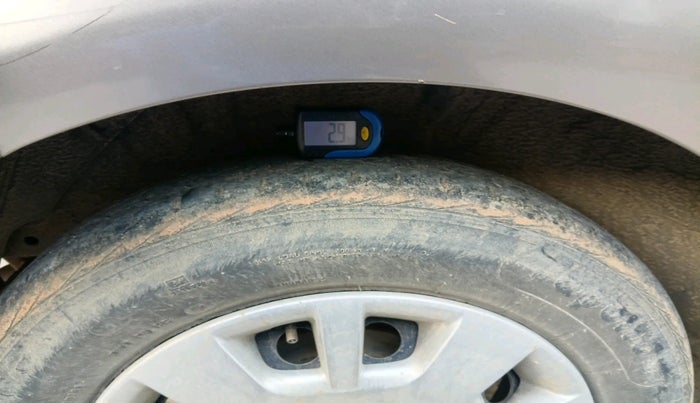 2012 Hyundai i20 MAGNA 1.2, Petrol, Manual, 70,566 km, tyre