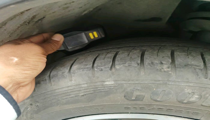 2021 MG HECTOR PLUS SELECT 2.0 DIESEL TURBO MT 7-STR, Diesel, Manual, 1,62,206 km, tyre