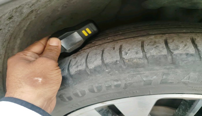 2021 MG HECTOR PLUS SELECT 2.0 DIESEL TURBO MT 7-STR, Diesel, Manual, 1,62,206 km, tyre