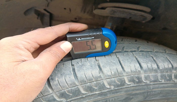 2012 Maruti Swift VXI, Petrol, Manual, 81,141 km, tyre