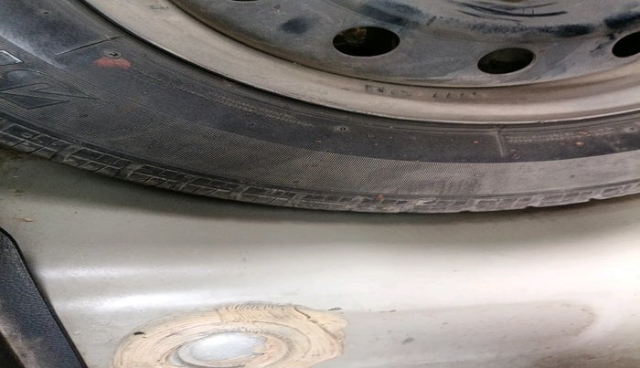 2012 Maruti Swift VXI, Petrol, Manual, 81,141 km, tyre