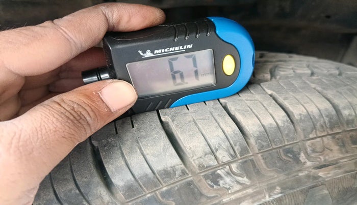 2012 Maruti Swift VXI, Petrol, Manual, 81,141 km, tyre