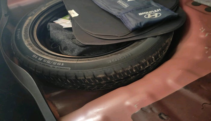 2016 Hyundai i20 Active 1.2 S, Petrol, Manual, 70,971 km, tyre