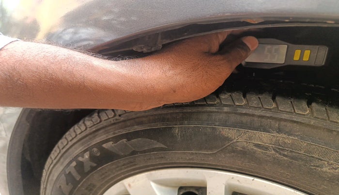 2015 Hyundai i10 SPORTZ 1.1, Petrol, Manual, 75,034 km, tyre