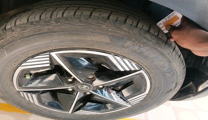 2023 Tata NEXON FEARLESS S 1.2 REVOTRON 6 MT DT, Petrol, Manual, 18,052 km, tyre