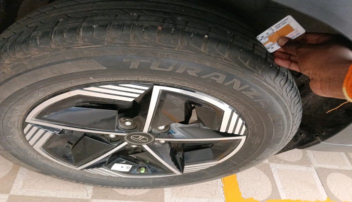 2023 Tata NEXON FEARLESS S 1.2 REVOTRON 6 MT DT, Petrol, Manual, 18,052 km, tyre