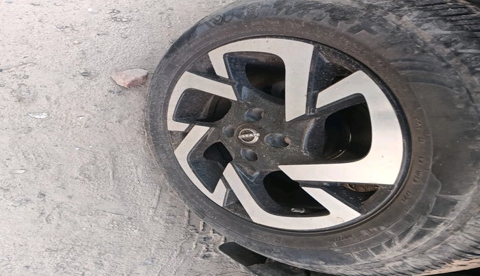 2021 Nissan MAGNITE XV PREMIUM TURBO CVT, Petrol, Automatic, 33,448 km, tyre