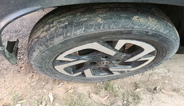 2021 Nissan MAGNITE XV PREMIUM TURBO CVT, Petrol, Automatic, 33,448 km, tyre