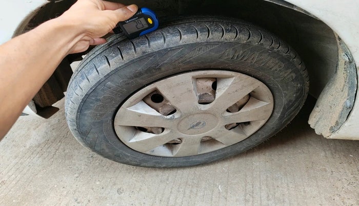 2015 Maruti Wagon R 1.0 LXI, Petrol, Manual, 93,029 km, tyre